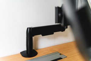 BakkerElkhuizen Space-arm Beam Dual 61 cm (24") Desk Silver