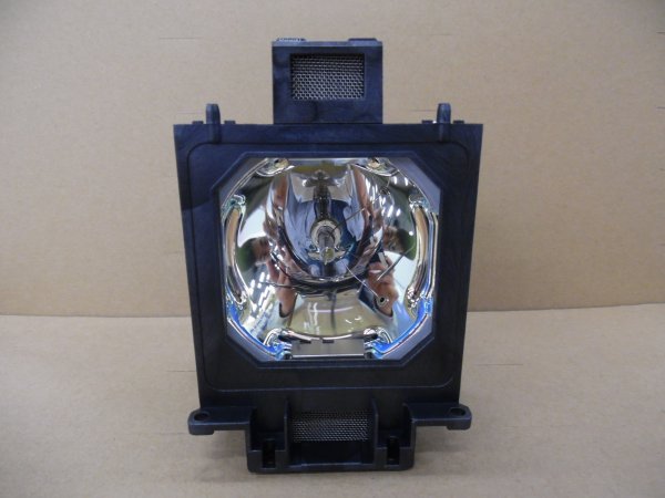 Diamond Lamps Lamp for SANYO PLC-WTC500L:PLC-XTC50L:PLC-XC55A Projector