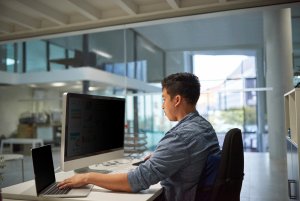 3M Privacy Filter for 24in Full Screen Monitor with COMPLY™ Magnetic Attach, 16:9, PF240W9EM