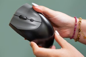 BakkerElkhuizen Handshake Left