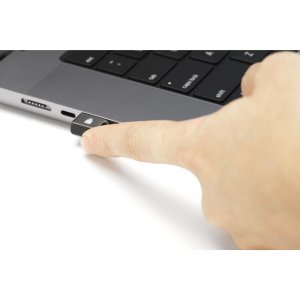 Kensington VeriMark Guard 2.1 USB-C Fingerprint Security Key-FIDO2, WebAuthn/CTAP2.1, FIDO U2F-Cross Platform