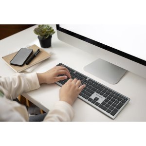 Kensington KB535 EQ Rechargeable Multi-Device Keyboard