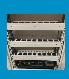 T32V - 32 bay storage & charging trolley for devices from 7"-16" screen sizes. Finished in a silver/white combination (Vertical storage)