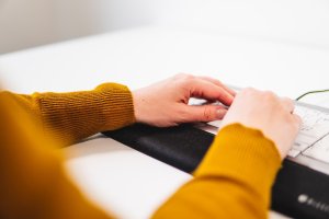 BakkerElkhuizen Trapezium Ergo Wrist Rest Standard